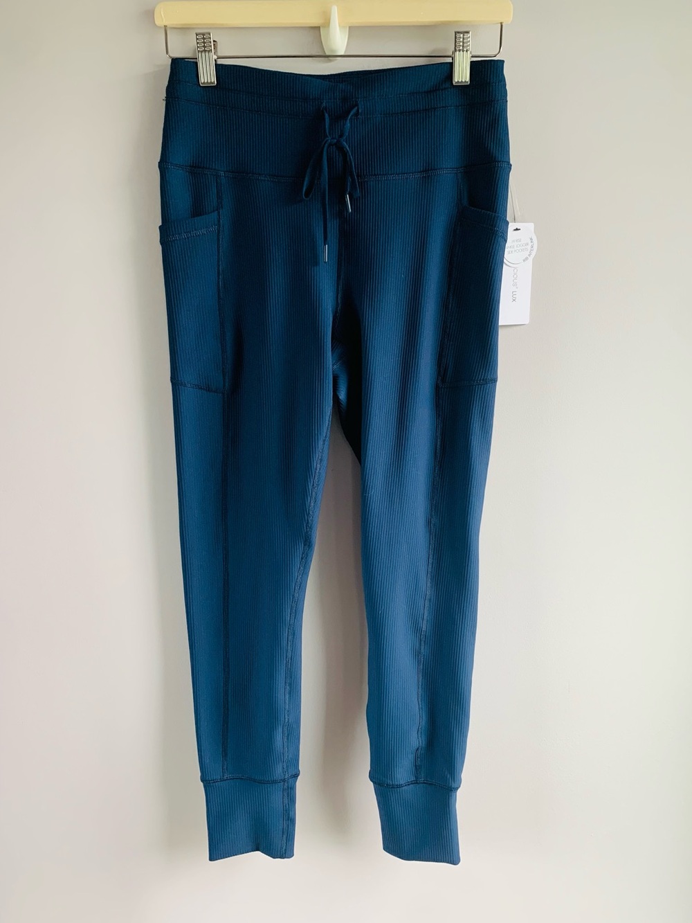 NWT Yogalicious Lux Ankle Jogger Pant Navy Blue Tie Front Cuffed Ankle Active M